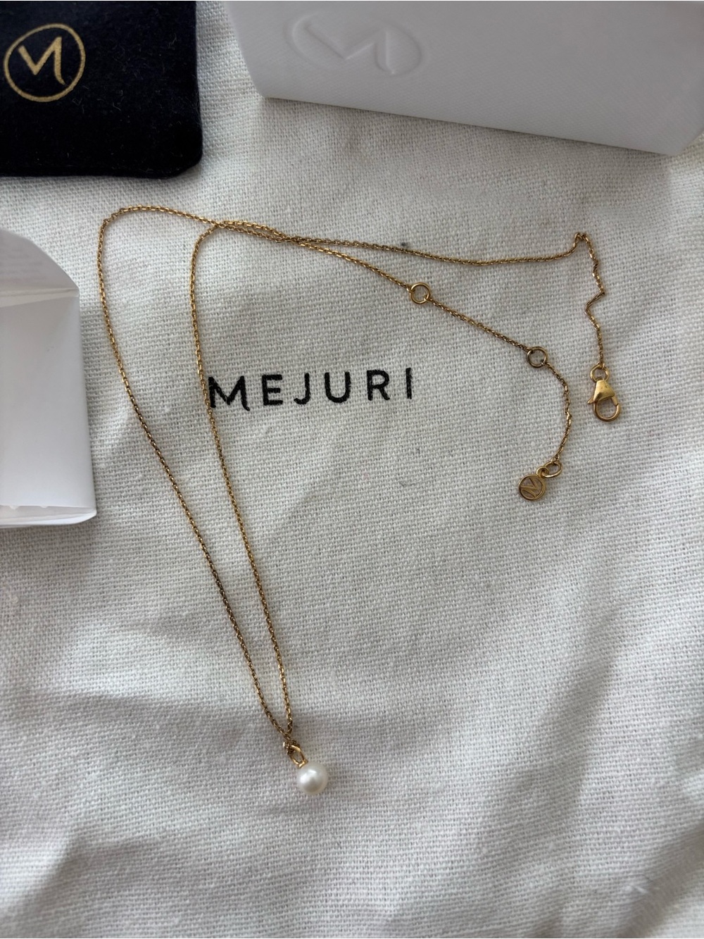 Mejuri Gold Mini Pearl Pendant Necklace - Classic White Pearl